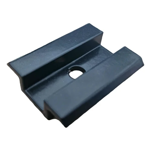 PV Mittelklemme niedrig L50 schwarz lackiert 002-045 (1)